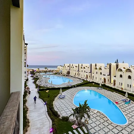 Luxury Beachfront Studio- Foreign Nationals Only