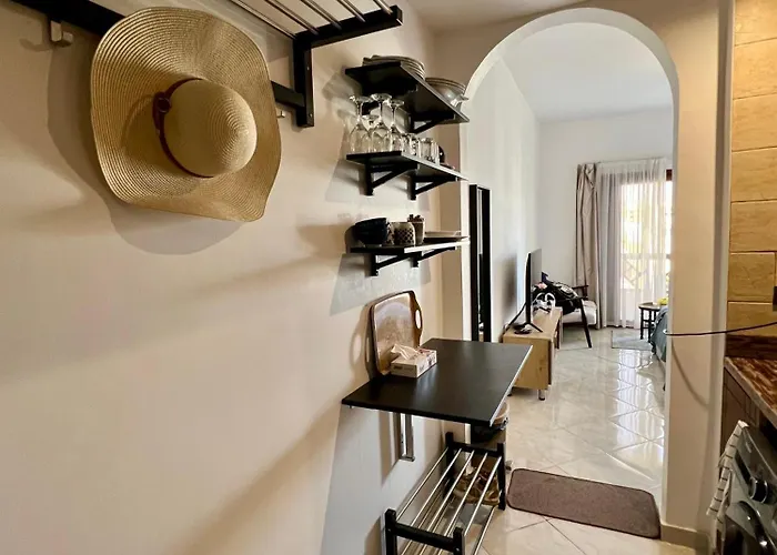 Luxury Beachfront Studio- Foreign Nationals Only