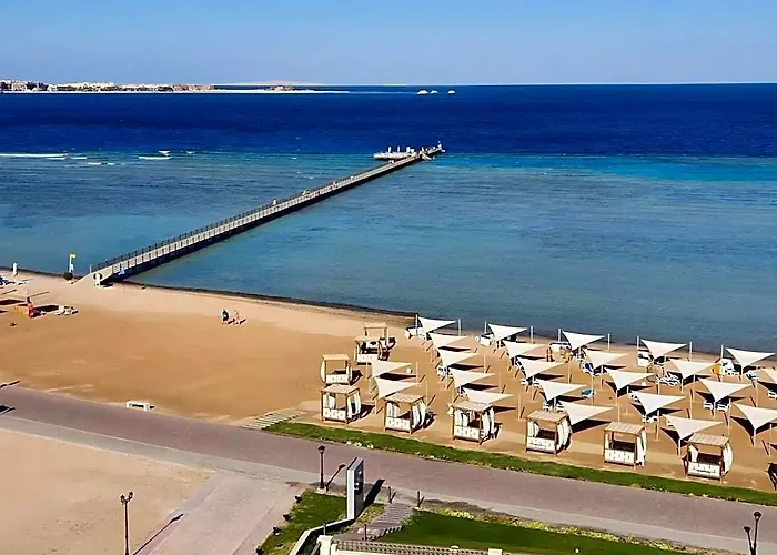 Aparthotel Luxury Beachfront Studio- Foreign Nationals Only