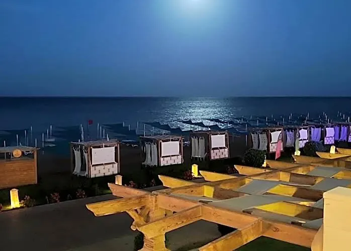Luxury Beachfront Studio- Foreign Nationals Only