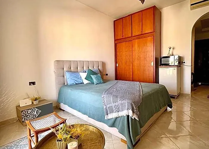 Luxury Beachfront Studio- Foreign Nationals Only 4* Hurghada