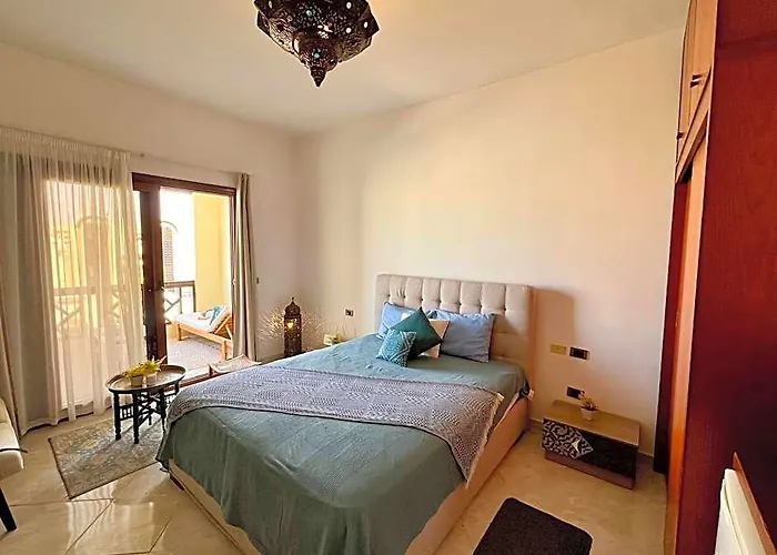 Luxury Beachfront Studio- Foreign Nationals Only Hurghada