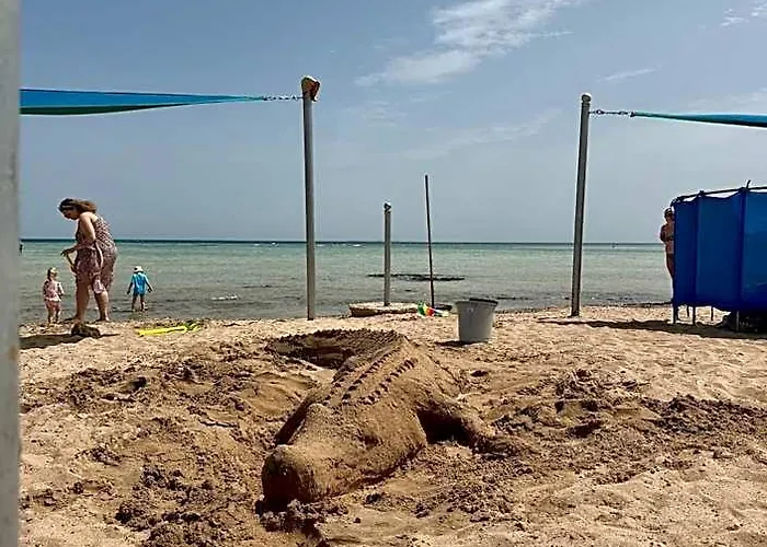 Luxury Beachfront Studio- Foreign Nationals Only Aparthotel 4*